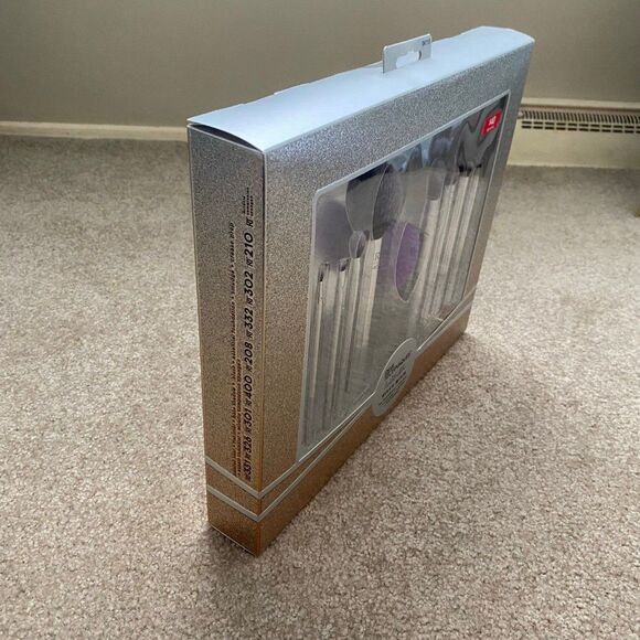 Real Techniques Disco Glam Brush Set Makeup Brushes Make Up Face Skin MUA NEW - Picture 9 of 11